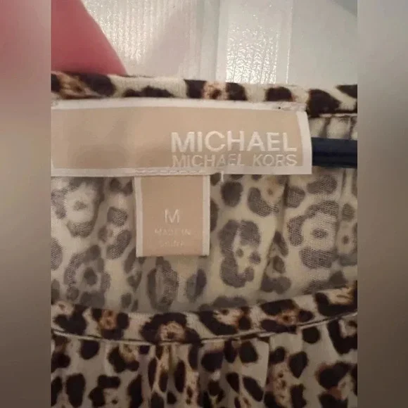 Michael Kors Women’s Dress Shirt. - Picture 4 of 5
